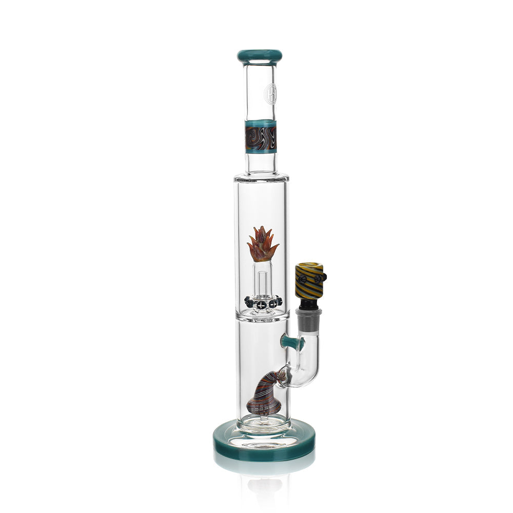 Elevate Your Smoking Experience with the Stunning Cygnus Water Pipe