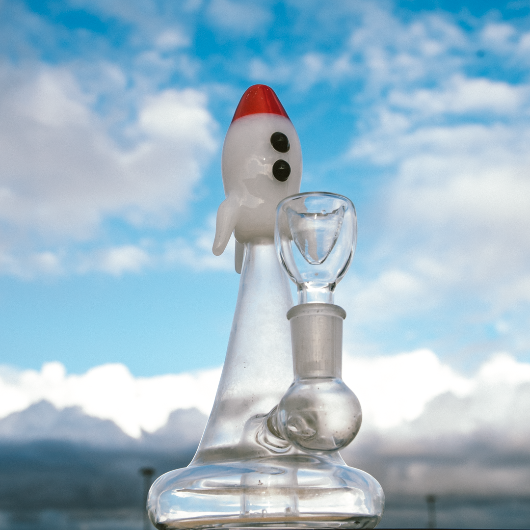 Launch Your High with the Blastoff Rocket Bong - Limited Supplies!