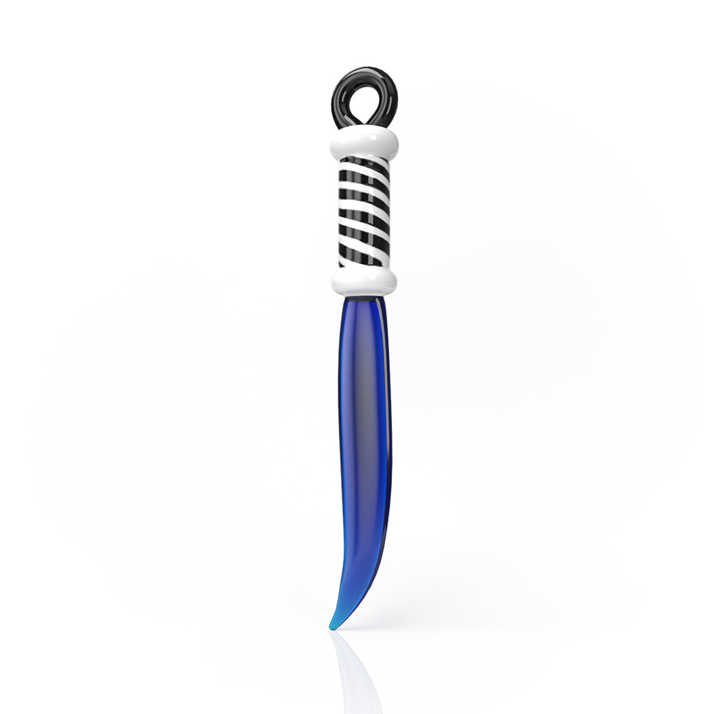 Blue-handled peeler with striped grip for the ultimate dab tool experience